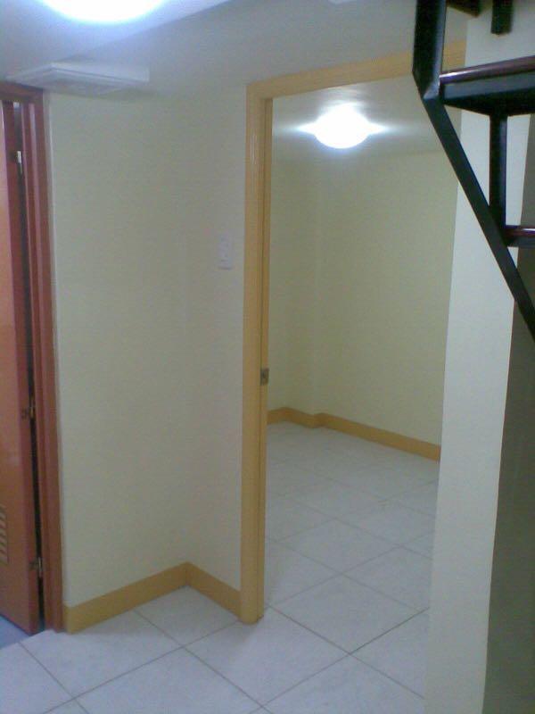 2 bedroom apartment (loft type) for rent in east rembo, makati
