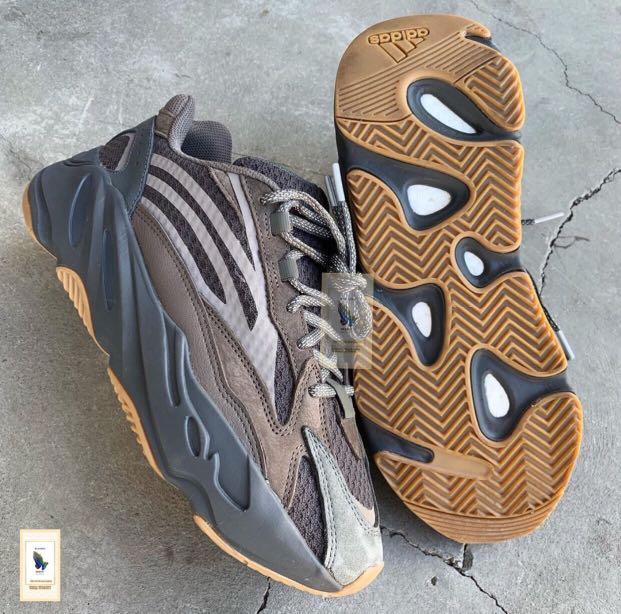 sepatu adidas yeezy boost 700