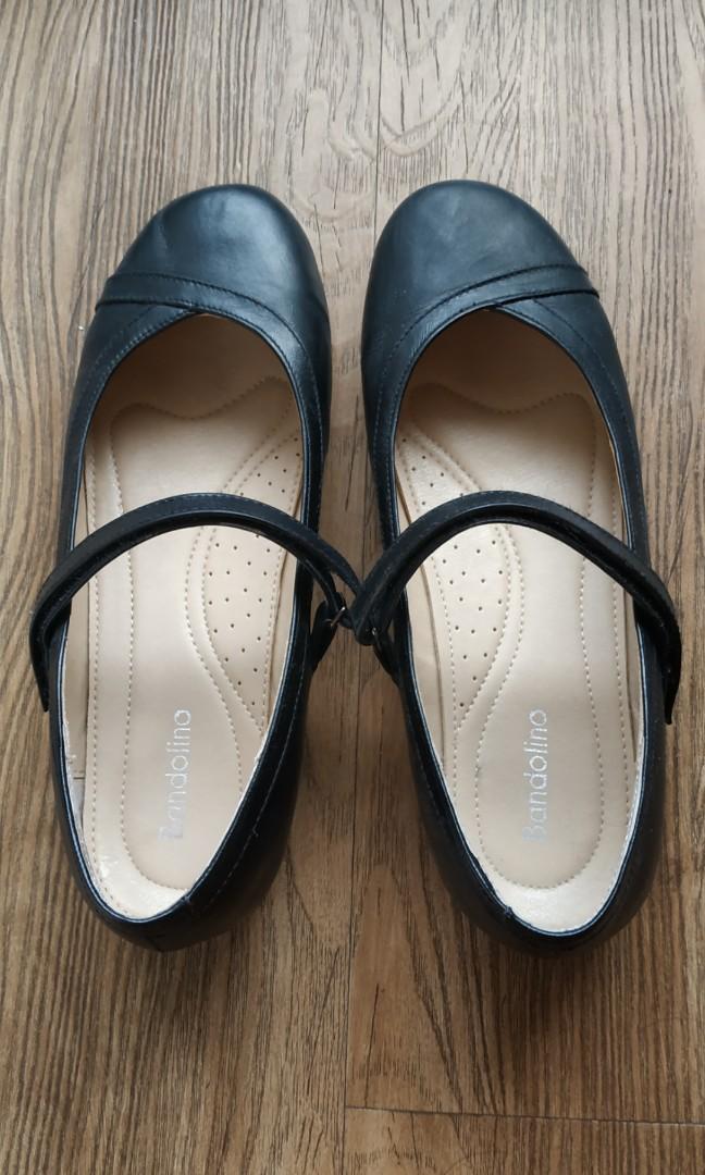 bandolino school shoes