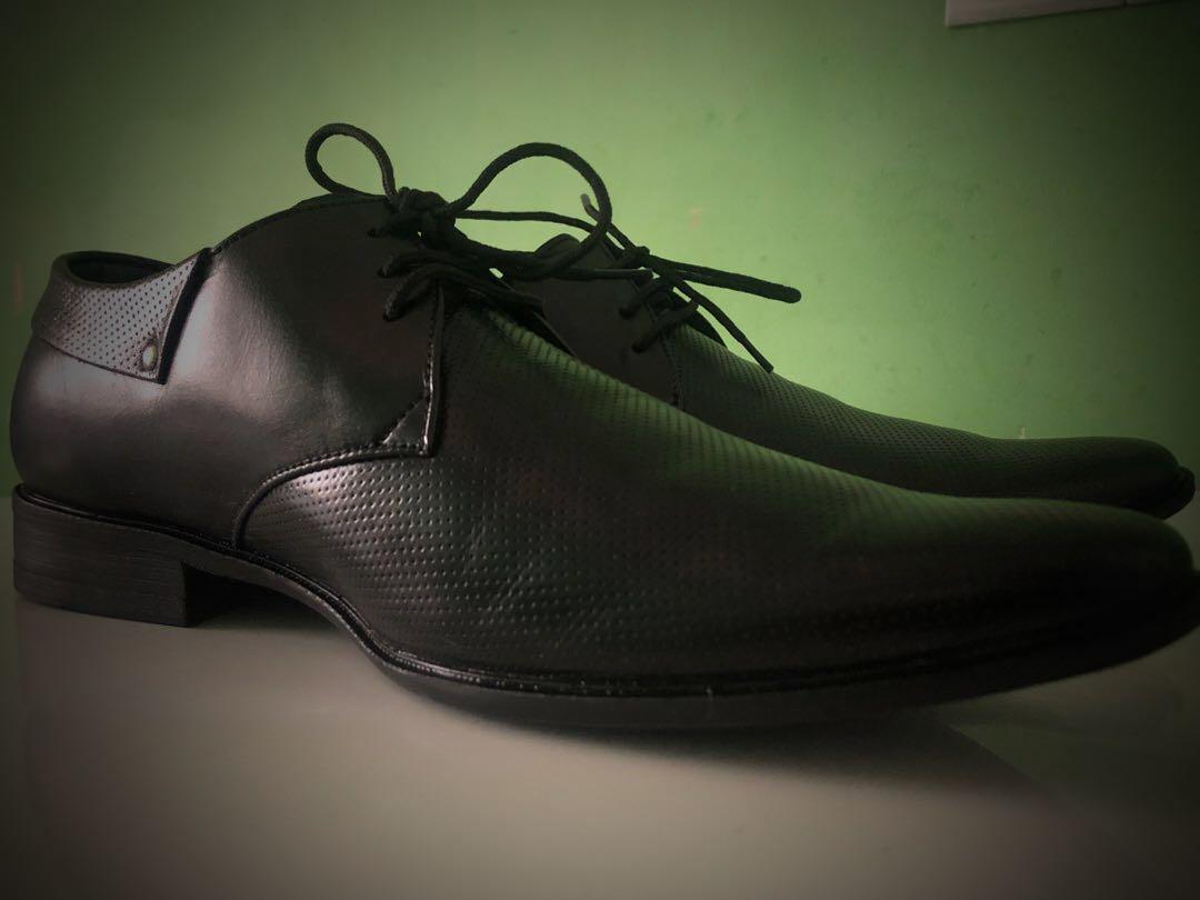 Mens black sales pointed toe shoes