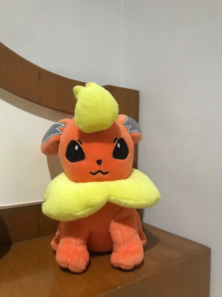 Boneka Pokemon Flareon Perubahan Eevee Toys Collectibles Mainan Di Carousell Eevee is a character from pokemon. boneka pokemon flareon perubahan eevee