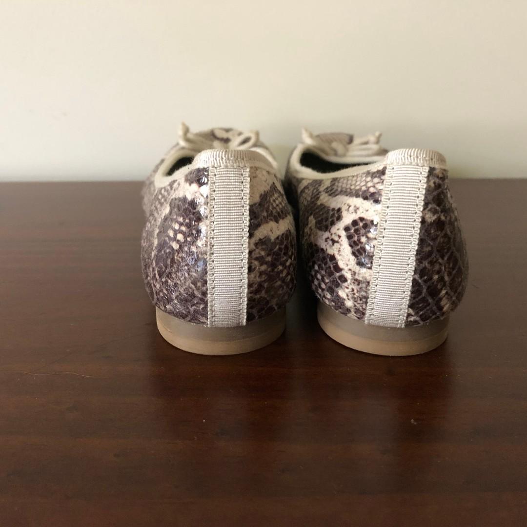 clarks snakeskin flats