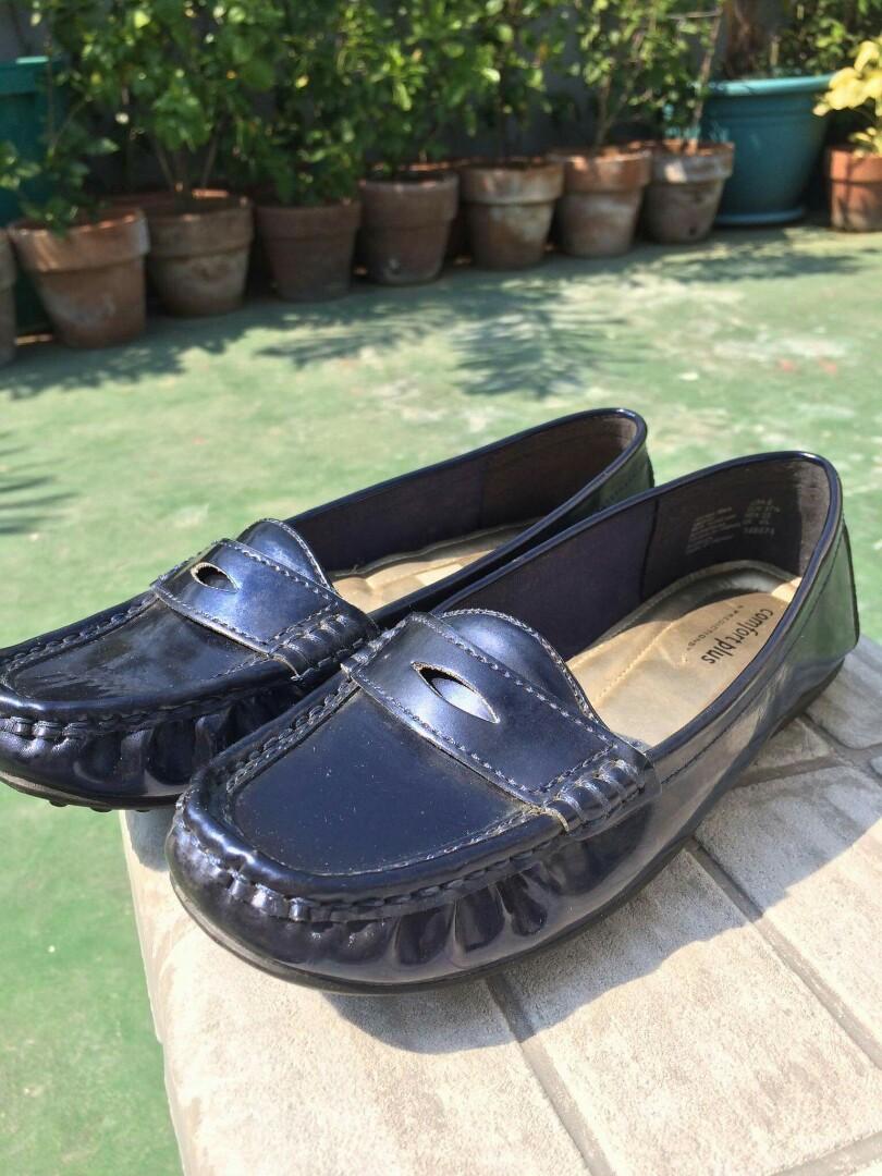 Comfort Plus Shoes Women S Fashion Shoes Flats Sandals On Carousell