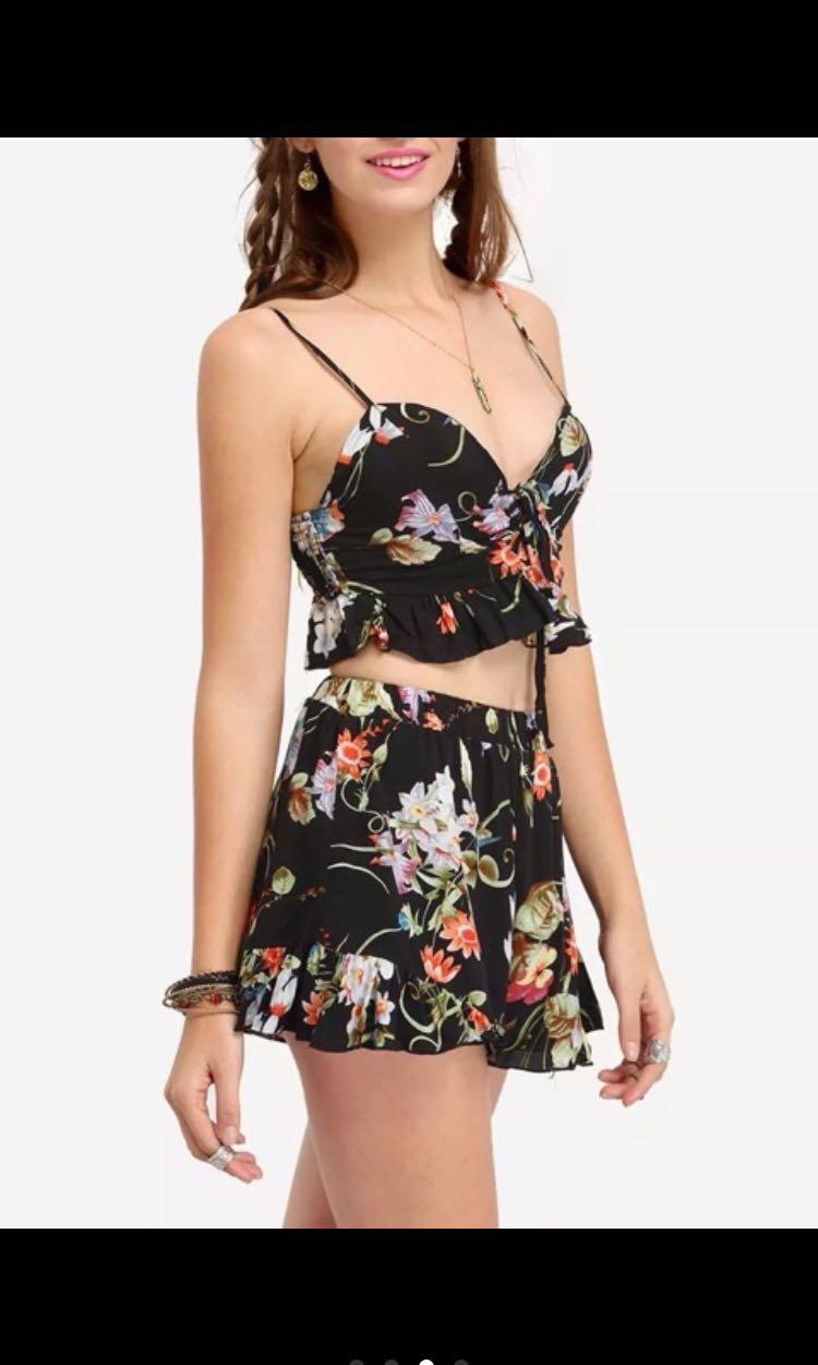 Floral Terno (Category: Blouses) located in Cebu City. Submitted by lrgrc (Listing ID 238646060, Image 2). Description: Fits small frames too Top is padded Straps adjustable Shorts is garterized at the waist Bought recently. Excellent condition.