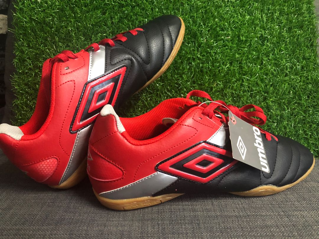 Kasut shop futsal umbro