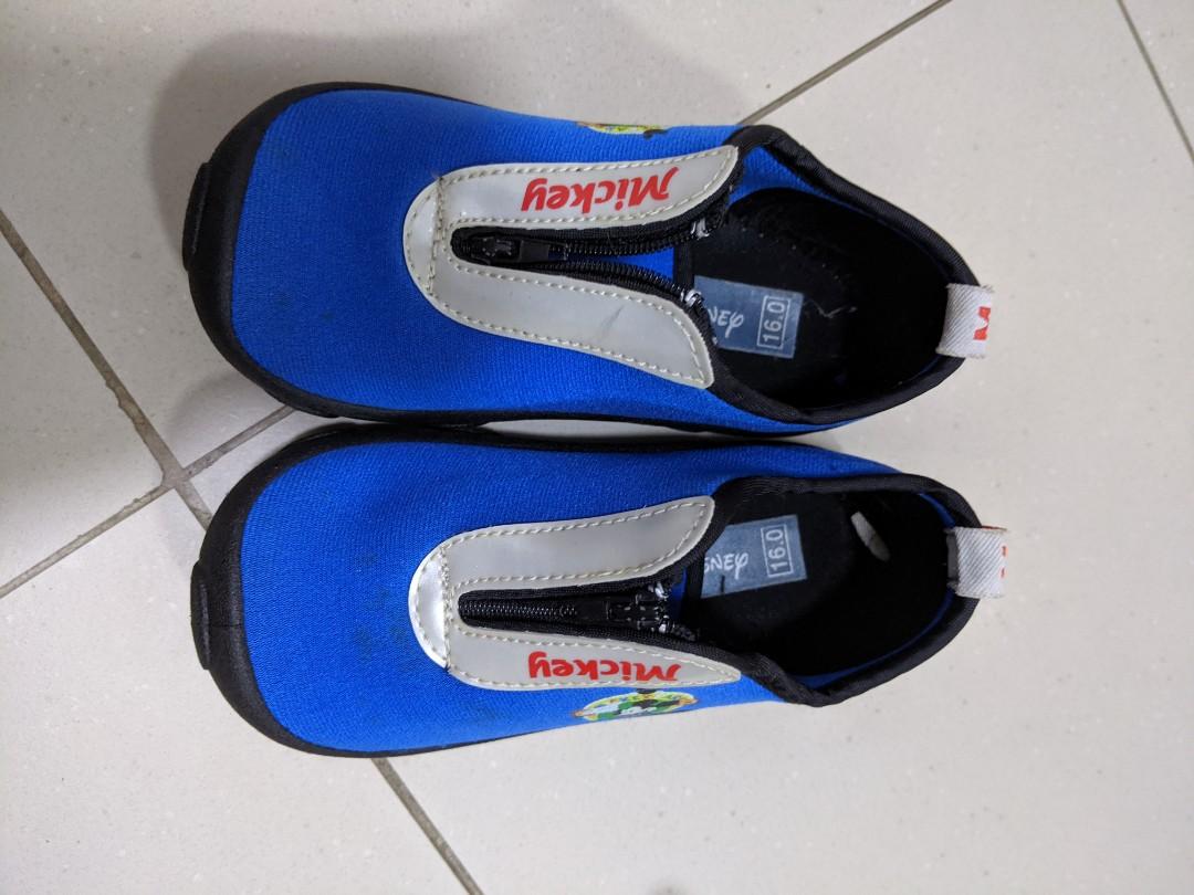size 16 water shoes