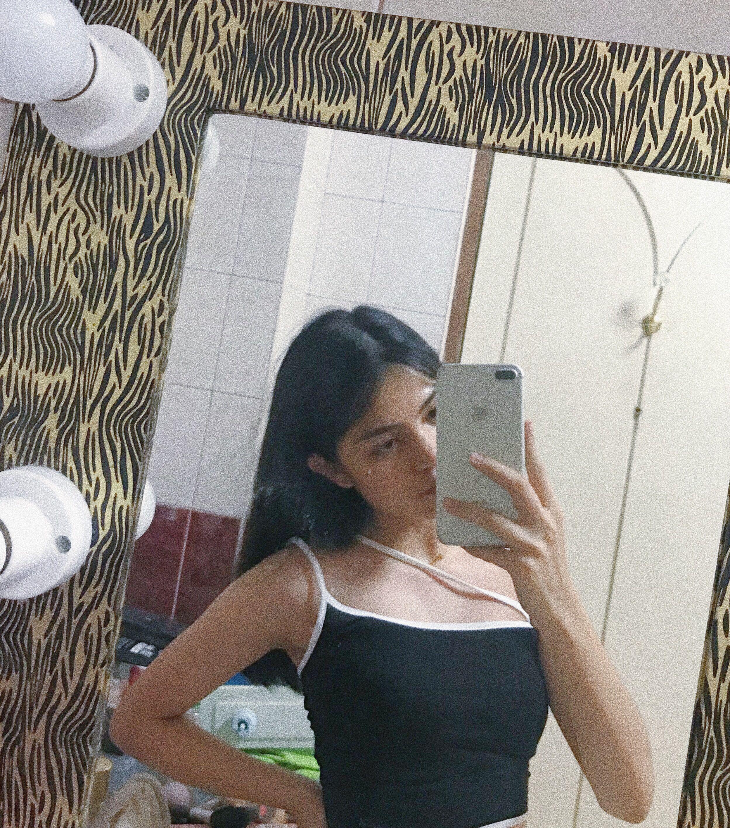 ONE SHOULDER BLACK TOP WITH WHITE OUTLINE (Category: Sleeveless) located in Paranaque City. Submitted by fa000 (Listing ID 238630980, Image 3). Description: A ONE OF A KIND PIECE. Can easily be paired with beige trousers to give you a sophisticated yet outgoing look. LIMITED STOCKS ONLY!!!! Pre-orders for other sizes are also available!!! .