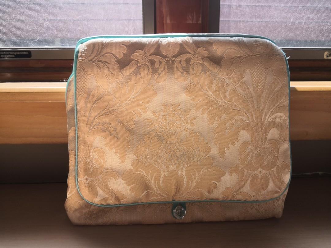 Pretty Toilettries Bag (Category: Cross-body Bags) located in San Juan City. Submitted by tinch721 (Listing ID 239125064, Image 1). Description: .