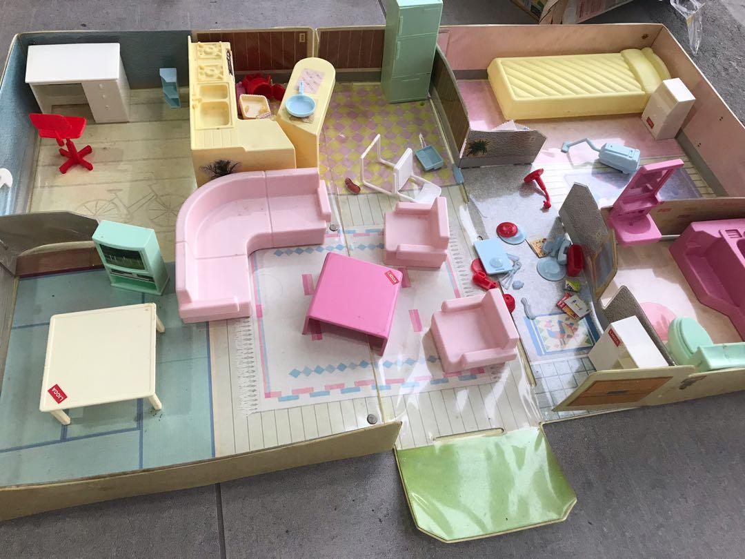TAKARA Dollhouse (Category: Infant Playtime) located in Valenzuela. Submitted by 3ssiastansachajapansurplus (Listing ID 238653700, Image 1). Description: Complete Minor signs of usage .
