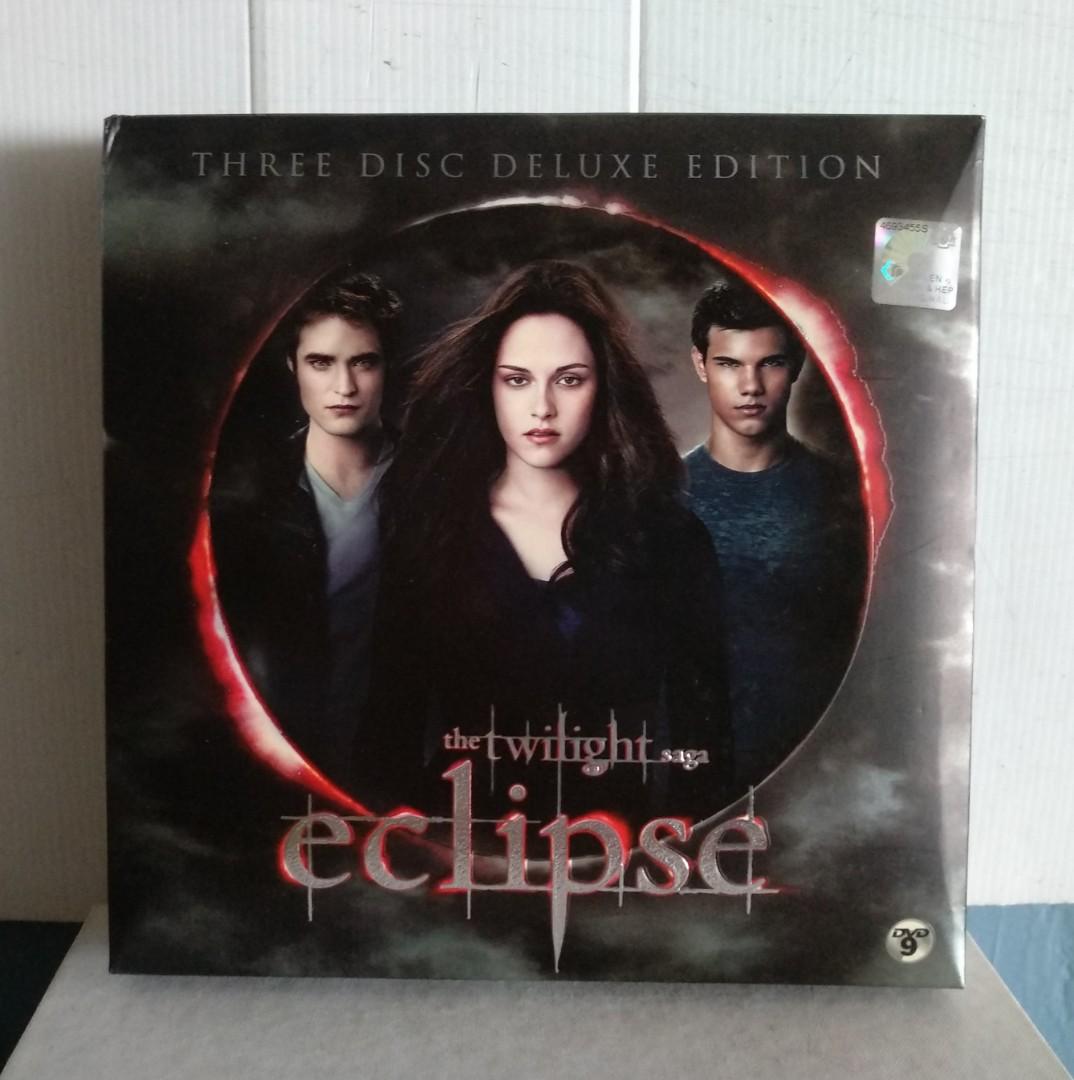The Twilight Saga Eclipse Three-Disc Deluxe Edition DVD Box Set With  Limited Edition Tote Bag (Malaysia Edition), TV & Home Appliances, TV &  Entertainment, TV Parts & Accessories on Carousell