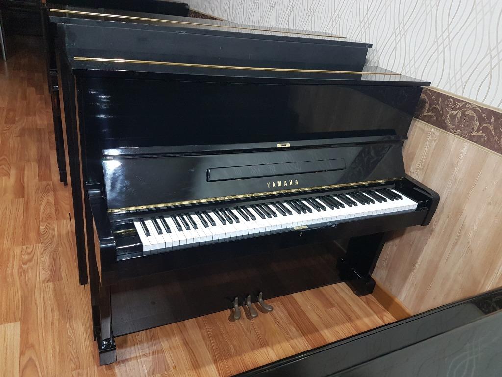 Piano upright deals bekas