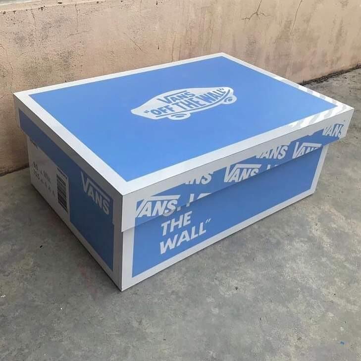 vans blue box