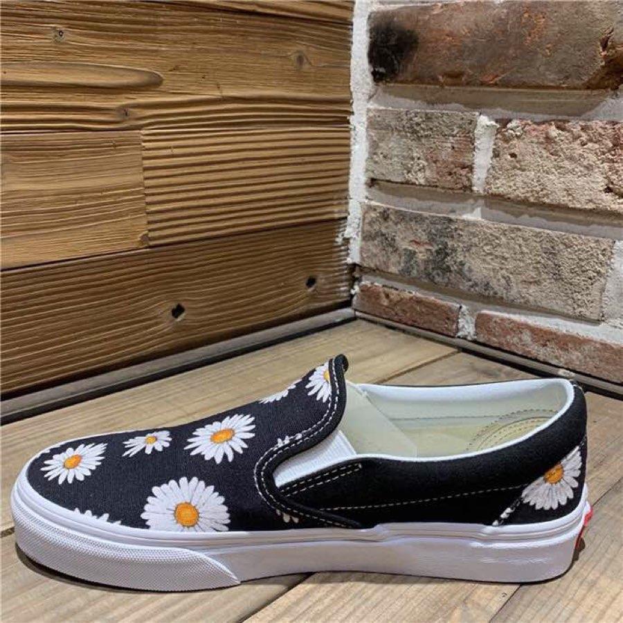 vans slip on daisy