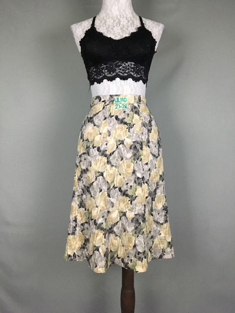 Vintage skirt (Category: Skirts) located in Calamba. Submitted by basicnbuttons (Listing ID 238806421, Image 3). Description: Code: UL110 Size: 27-28” Length: 23” (below the knee) Type: Paneled floral skirt Remarks: With inner lining ⛔️You can add 130 for top (BRANDNEW/ PADDED) No filtered photos 🎯Kindly pay attention in every photo for flaws if there’s any. 🎯Ask first the availability of the items you want to buy since we also sell outside Car