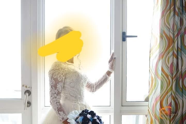 Wedding gown (Category: Evening dresses & gowns) located in Pasig City. Submitted by knowie (Listing ID 239276829, Image 3). Description: Affordable Wedding gown XS to S frame Not long back wedding gown Original price 6500.