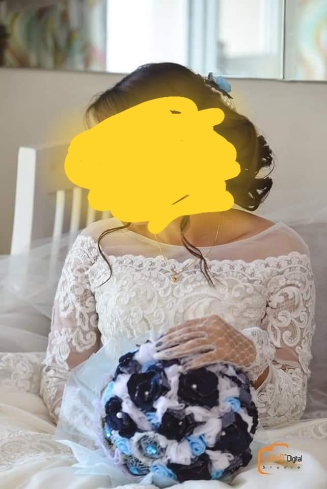 Wedding gown (Category: Evening dresses & gowns) located in Pasig City. Submitted by knowie (Listing ID 239276829, Image 1). Description: Affordable Wedding gown XS to S frame Not long back wedding gown Original price 6500.