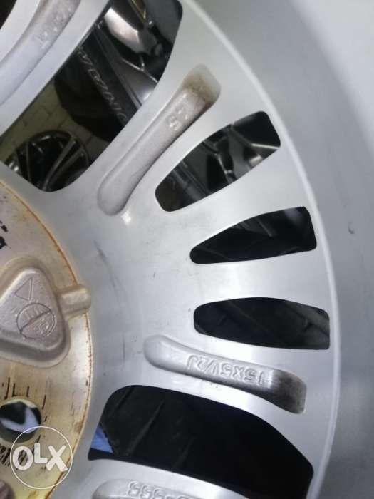 15 inch 2019 Suzuki Ertiga OEM Mag wheels 5x114pcd Top of the Line, Car