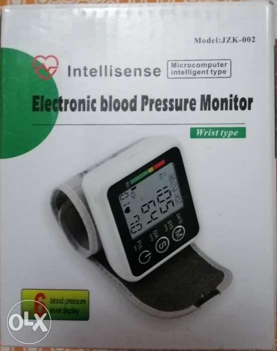 Wrist Blood Pressure (Category: Other Assistive Aids) located in Antipolo. Submitted by ejohncam (Listing ID 239325309, Image 3). Description: Brand new Wrist Blood pressure.Hindi muna kailangan pumunta pa sa clinic araw-araw para magpa blood pressure. Madali lang gamitin kahit ikaw lang mag-isa.Battery operated. Price is 999 only. Meet up in Rustans Vistamall Antipolo City or Jollibee tikling Taytay rizal. Available hanggat nakapost..