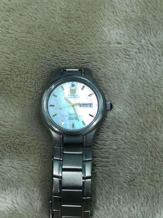 Vintage Elgin USA Titanium Solar Drive diamond watch, Men's Fashion ...