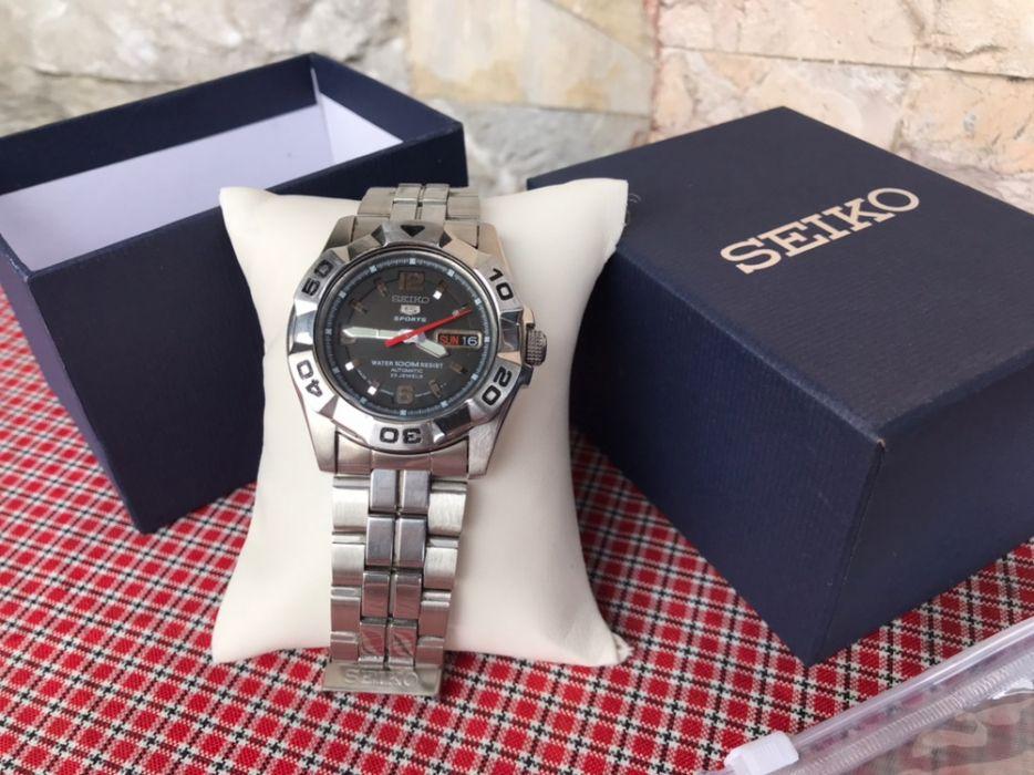 Seiko 5 sports (7S36-02L0), Men's Fashion, Watches & Accessories, Watches  on Carousell
