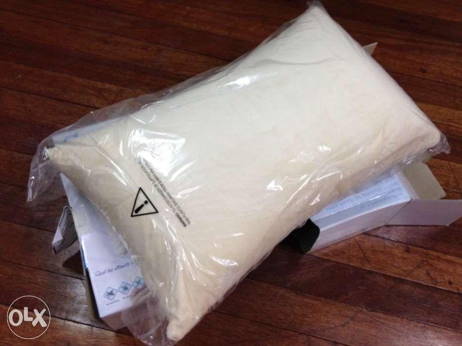 senso memory foam pillow (Category: Bed Frames & Mattresses) located in Manila. Submitted by yankeeh30 (Listing ID 239332877, Image 2). Description: 100% Original uratex product Brand new Premium quality memory foam pillow Size 5x16x26.