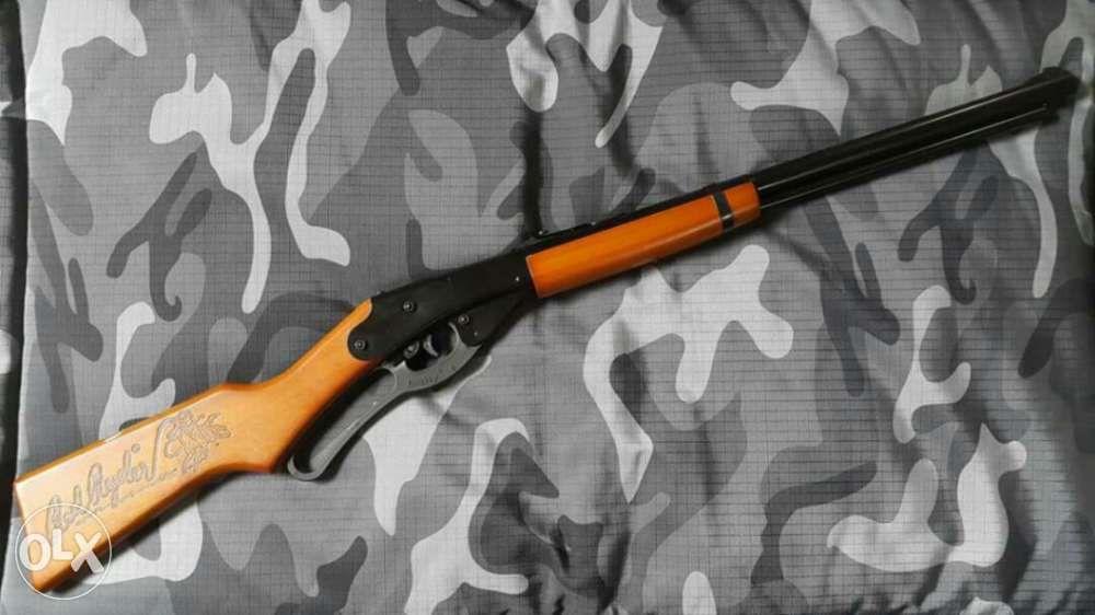 Airsoft Daisy Red Ryder Rifle on Carousell