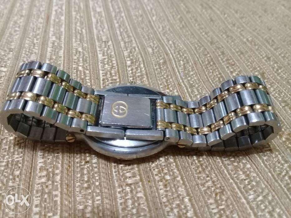 GUCCI ladies watch (Category: Men's Watches) located in Los Banos. Submitted by craftmanship (Listing ID 239350349, Image 2). Description: This listing is hosted on Carousell on behalf of OLX Philippines. GUCCI ladies watch price firm 0942.481.4299.