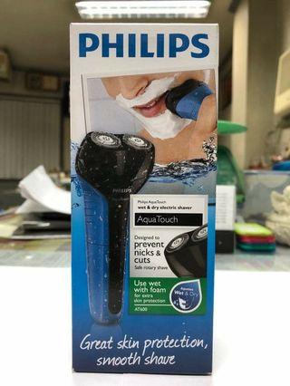 Philips Aquatouch wet&dry electric shaver
