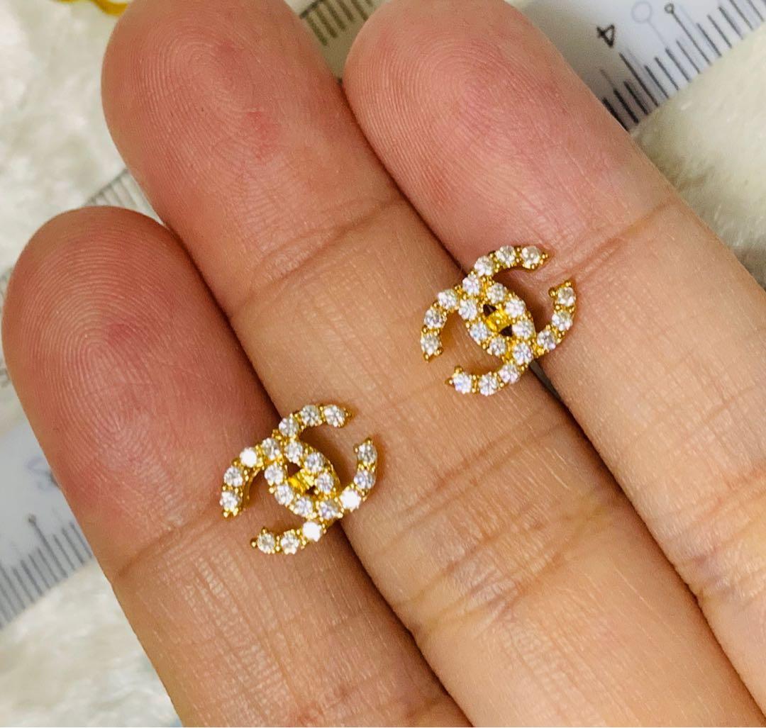 18k chanel shop earrings