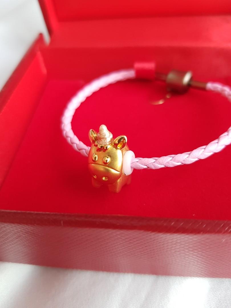 Gold top unicorn bracelet
