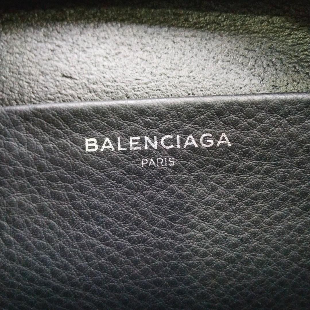 Balenciaga 489812 Sling Bag 197006554, Women's Fashion, Bags Balenciaga 489812 Sling Bag 197006554, Women's Fashion, Bags
