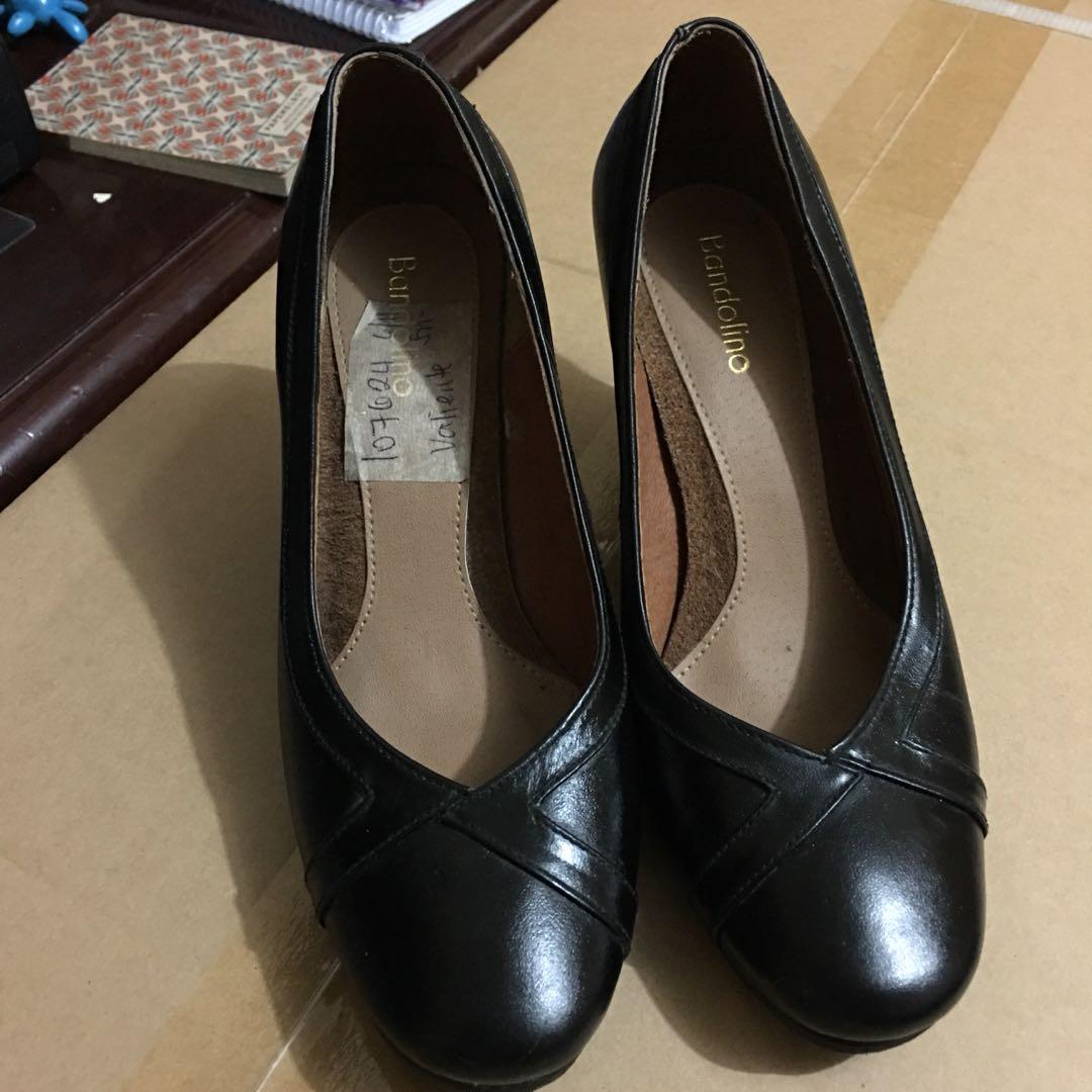 Bandolino school shoes size 6, Women's 