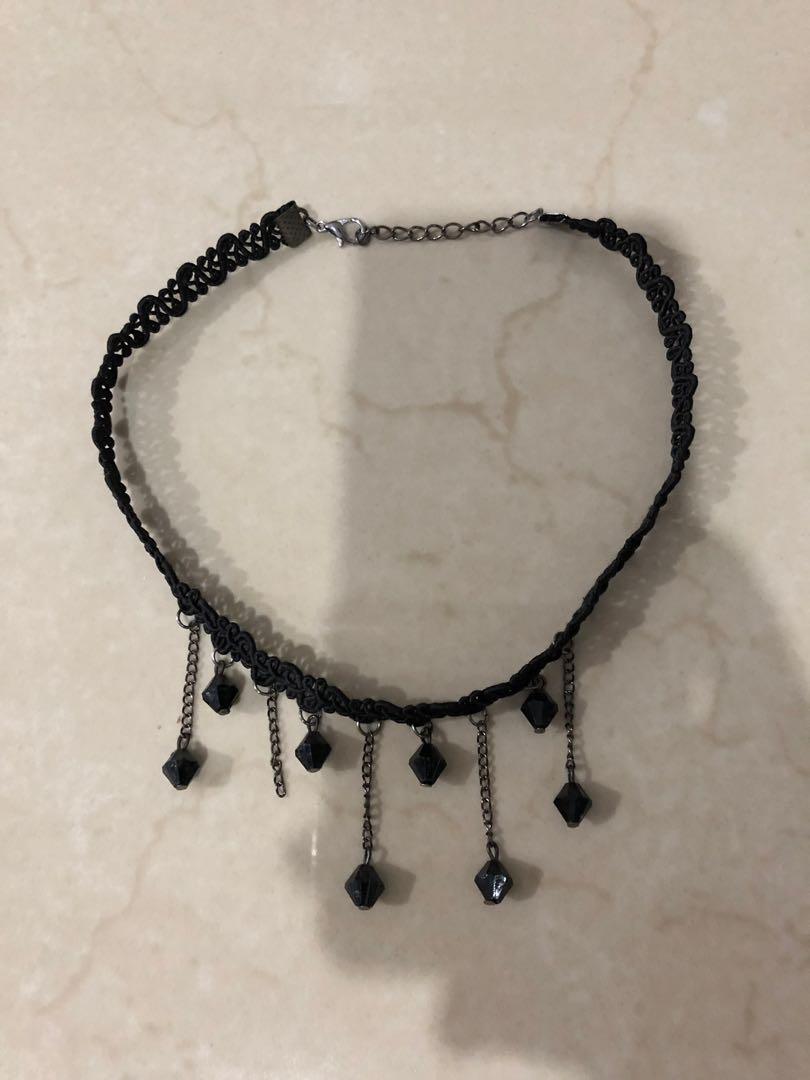 black jewel choker