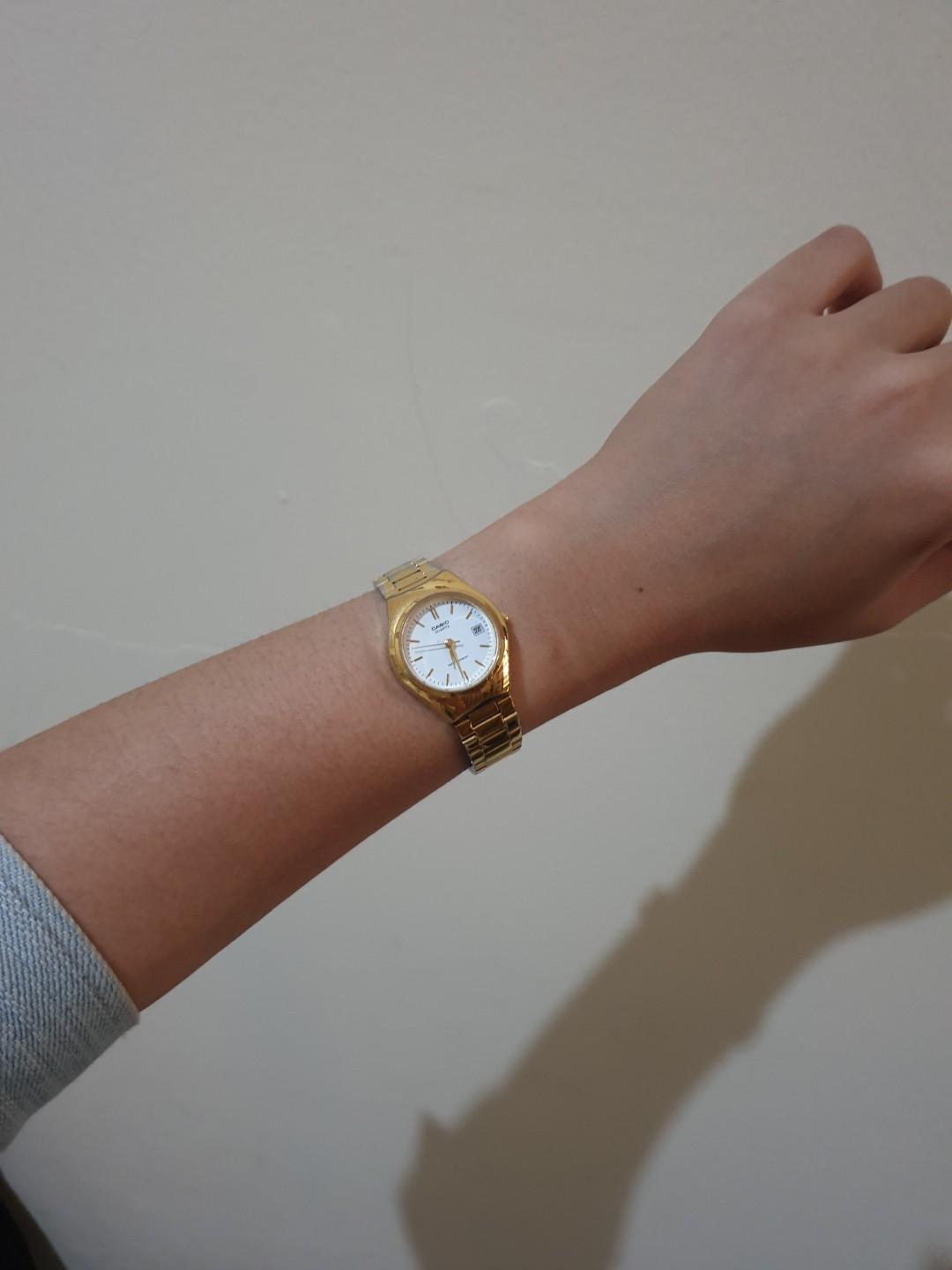 Casio watch msh mulus lancar minor defect, Fesyen Wanita, Jam Tangan di  Carousell