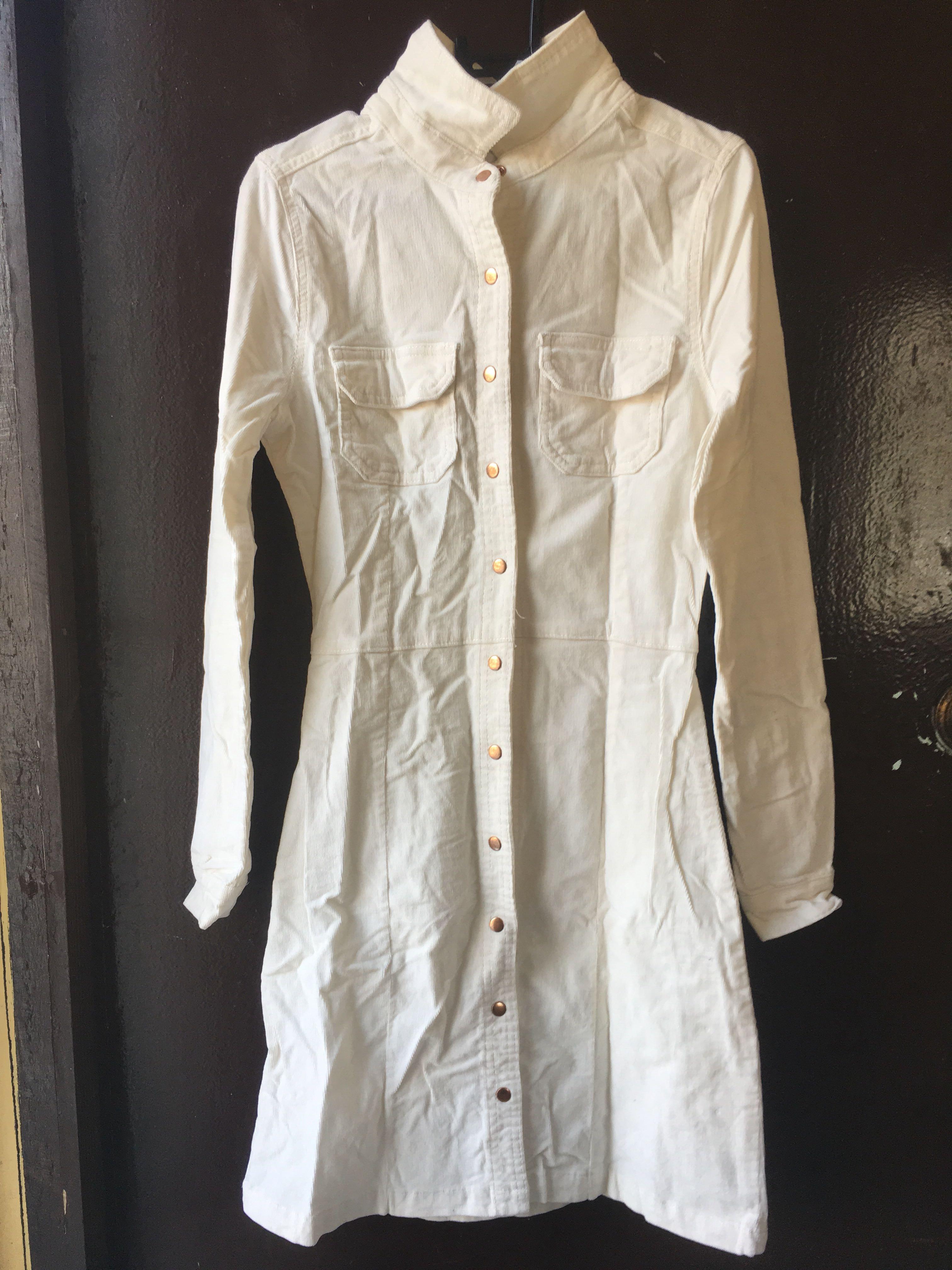 Cotton On coat/dress (Category: Coats, Jackets and Outerwear) located in Caloocan City. Submitted by winniegrace21 (Listing ID 239436580, Image 3). Description: Decluttering Too small for me.