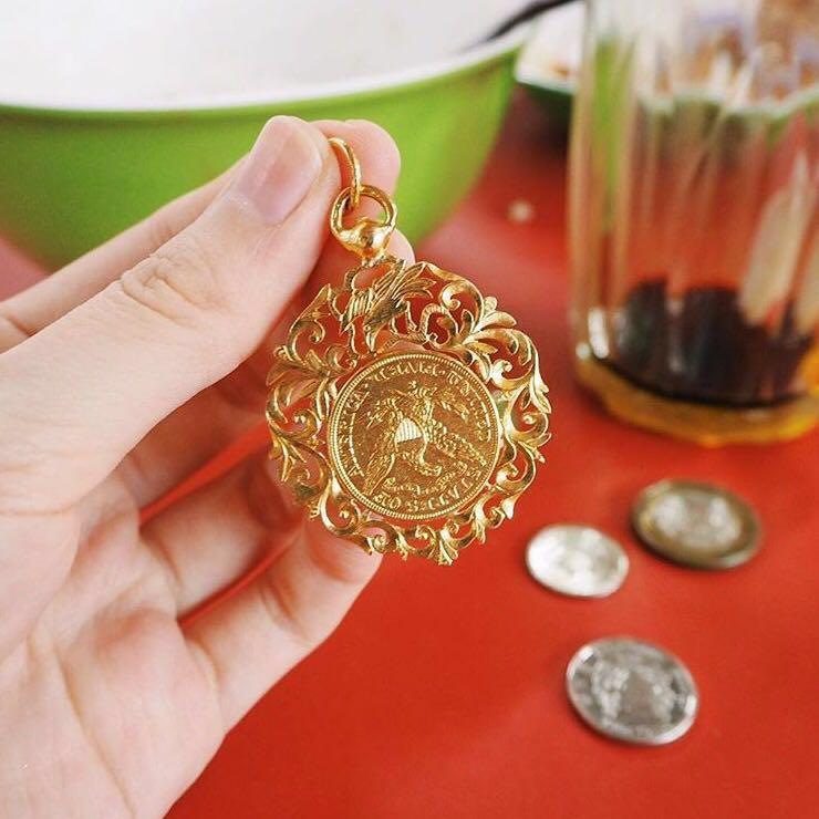 Gold coin locket deals