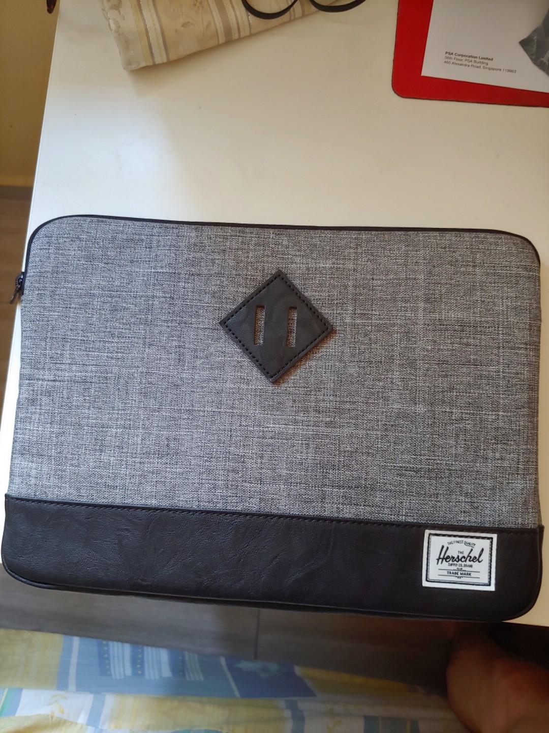 herschel 13 laptop sleeve