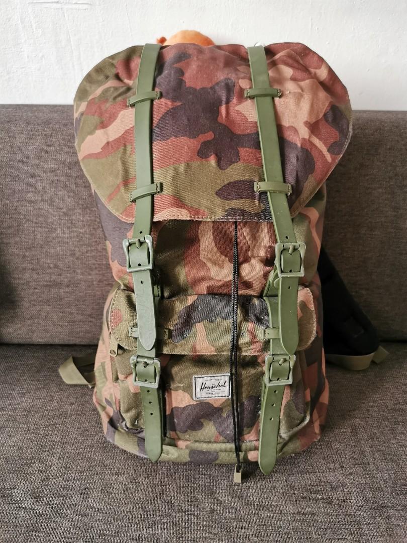 Herschel Little America Backpack Camo Men s Fashion Bags