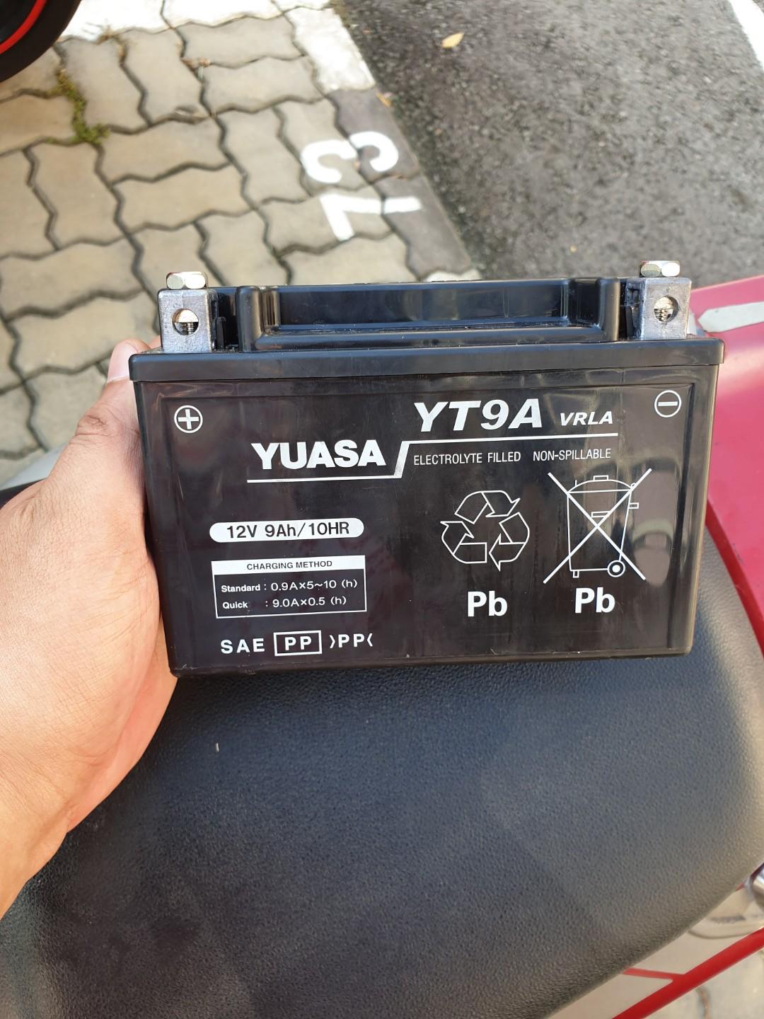 Honda Cb400 Battery, Motorcycles, Motorcycle Accessories on Carousell