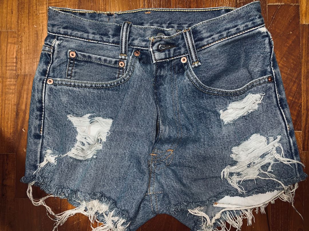 levi ripped denim shorts