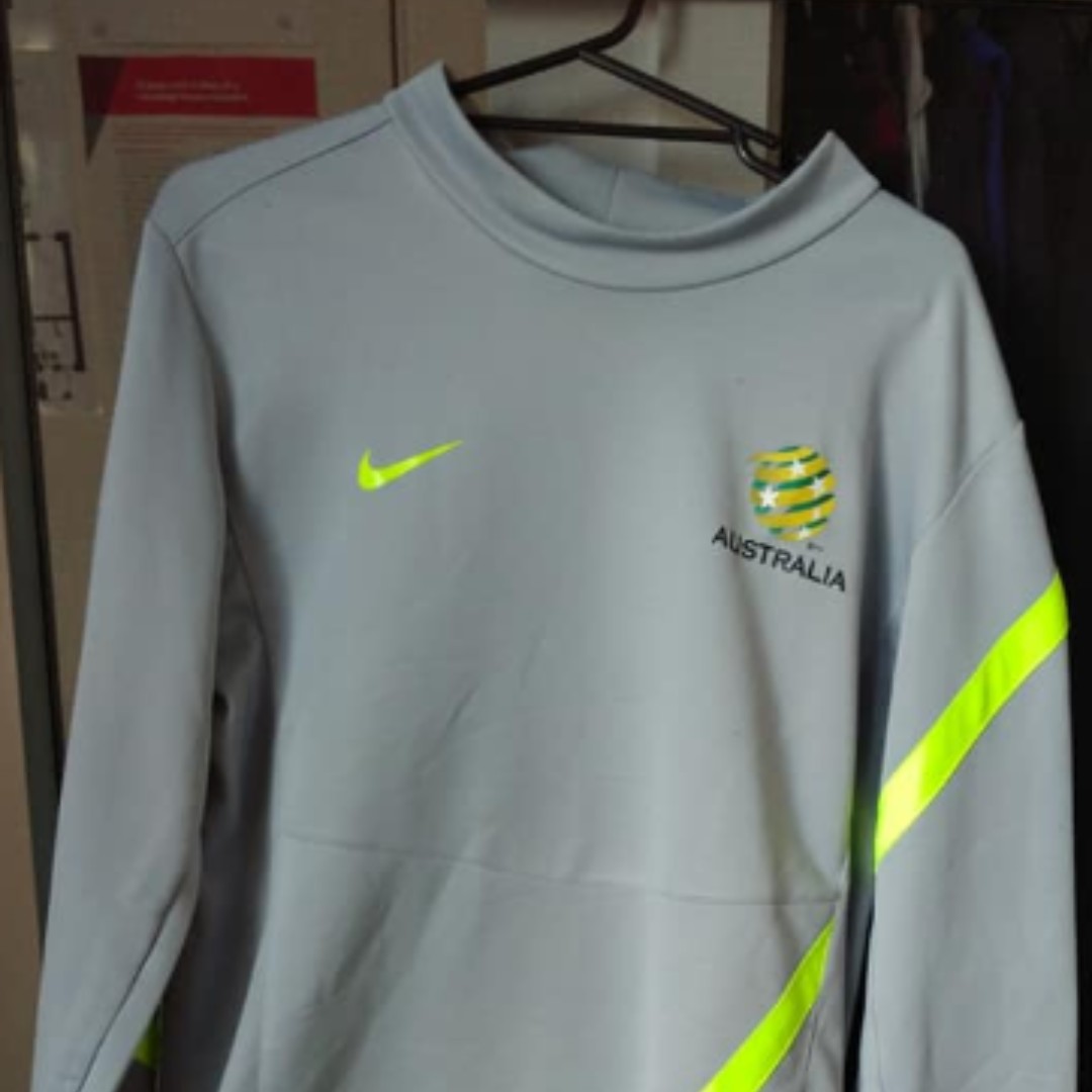 nike long sleeve top australia