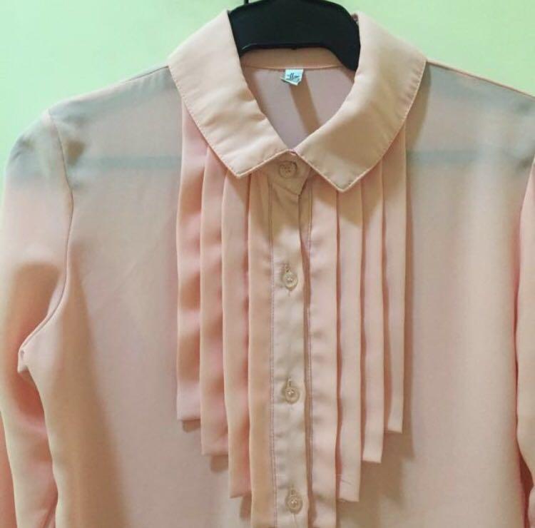 Office top (Category: Sleeveless) located in Caloocan City. Submitted by winniegrace21 (Listing ID 239443794, Image 2). Description: .