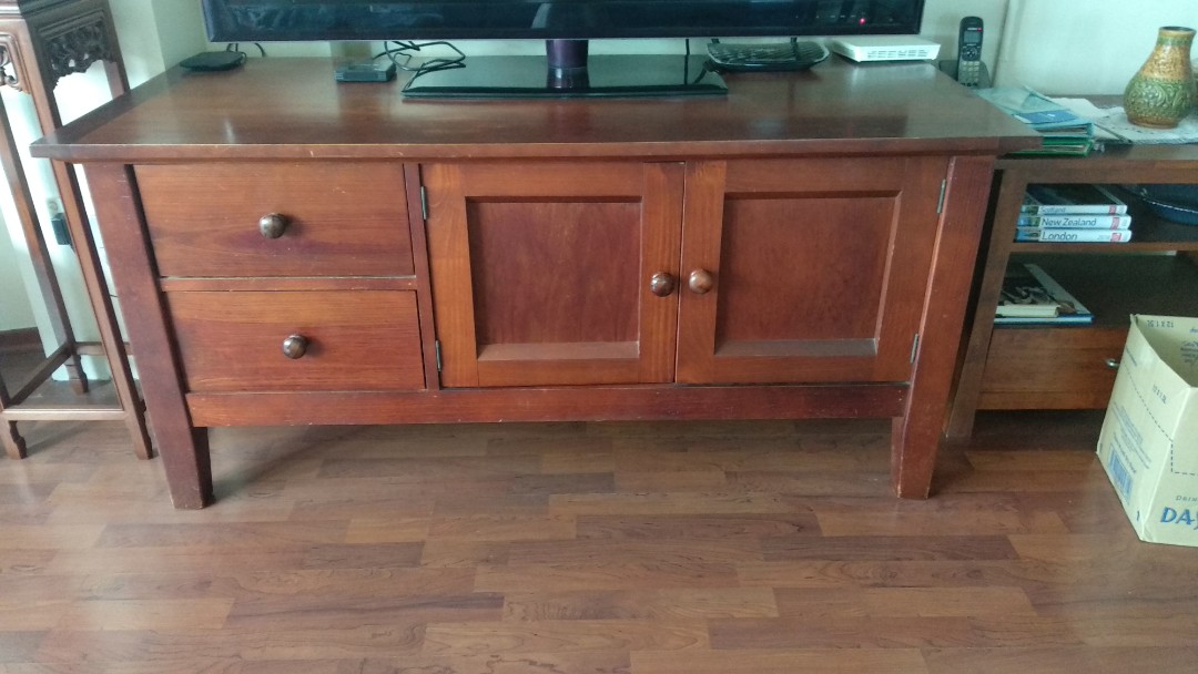 Picket & Rail TV console, Furniture & Home Living, Furniture, TV