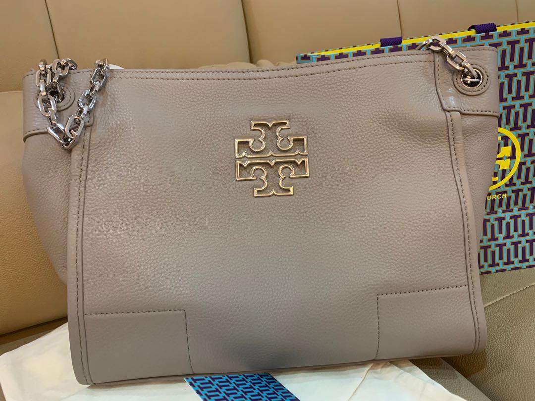 Ready stock authentic Tory Burch Britten small slouchy totes french grey,  Luxury, Bags & Wallets on Carousell