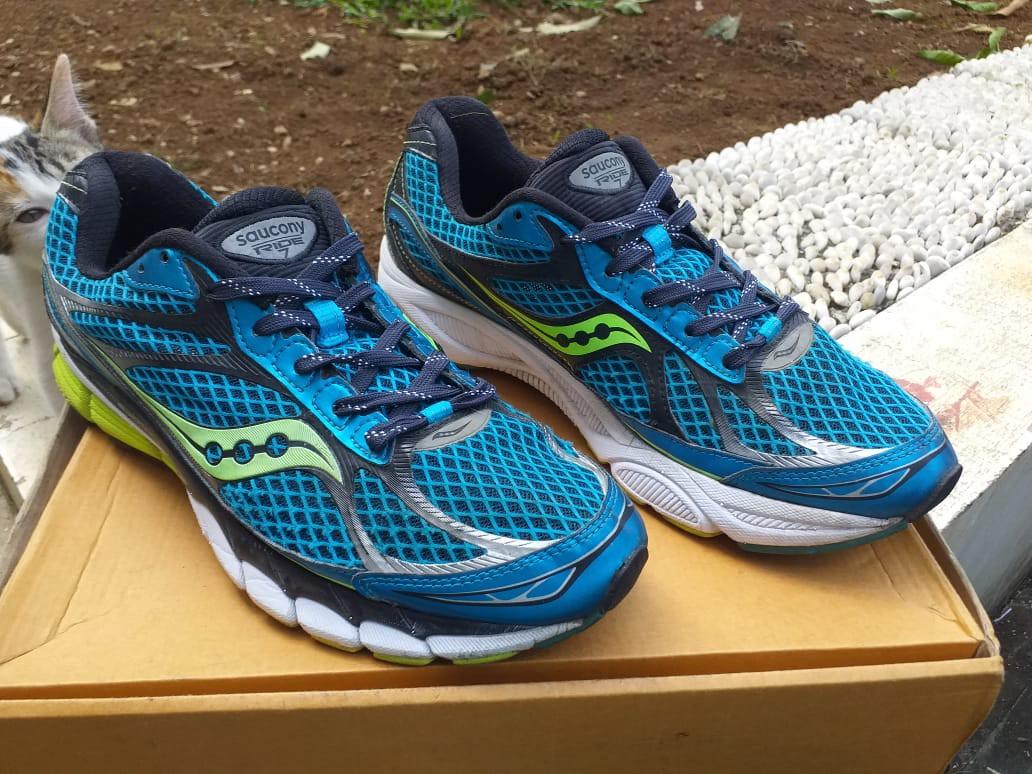 Running Shoes Saucony Ride 7 Size 44