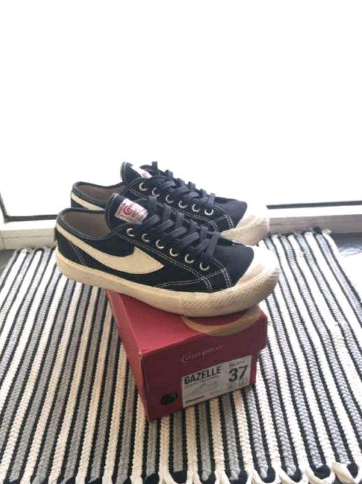 Sepatu Compass Gazelle Low Blackwhite Sz 37 Fesyen Pria Sepatu Sneakers Di Carousell