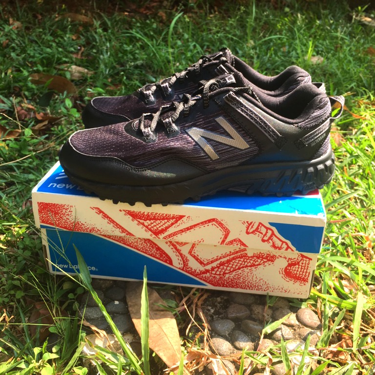 sepatu hiking new balance