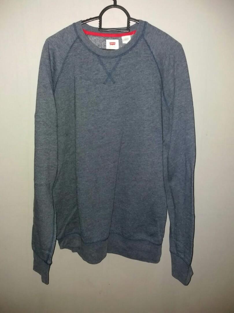Sweater Levis original size M, Fesyen Pria, Pakaian Baju Luaran