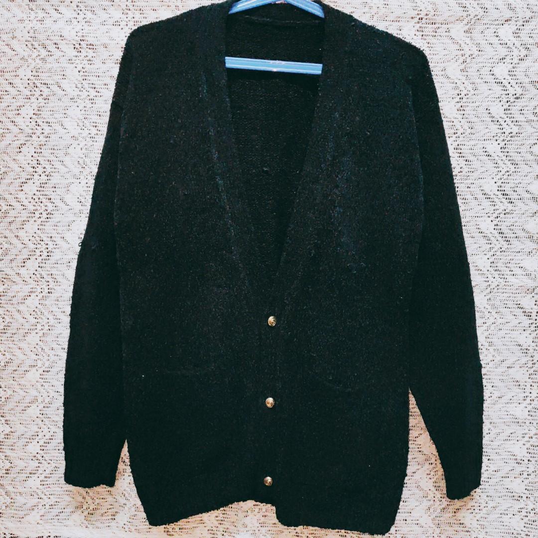 thick black knitted cardigan