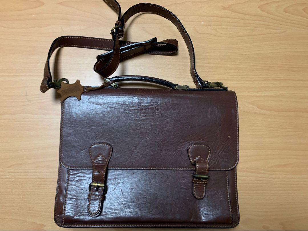 Vintage Genuine Leather Messenger Bag (Category: Cross-body Bags) located in Quezon City. Submitted by allens_store (Listing ID 239491636, Image 1). Description: Vintage Genuine Leather Messenger Bag with minor scratches Serious buyers only No Joy Bidders Last Price Inquiry will not be entertained. You may send your offer. .